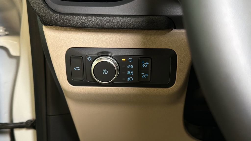 Used 2022 Ford Escape SEL image 29