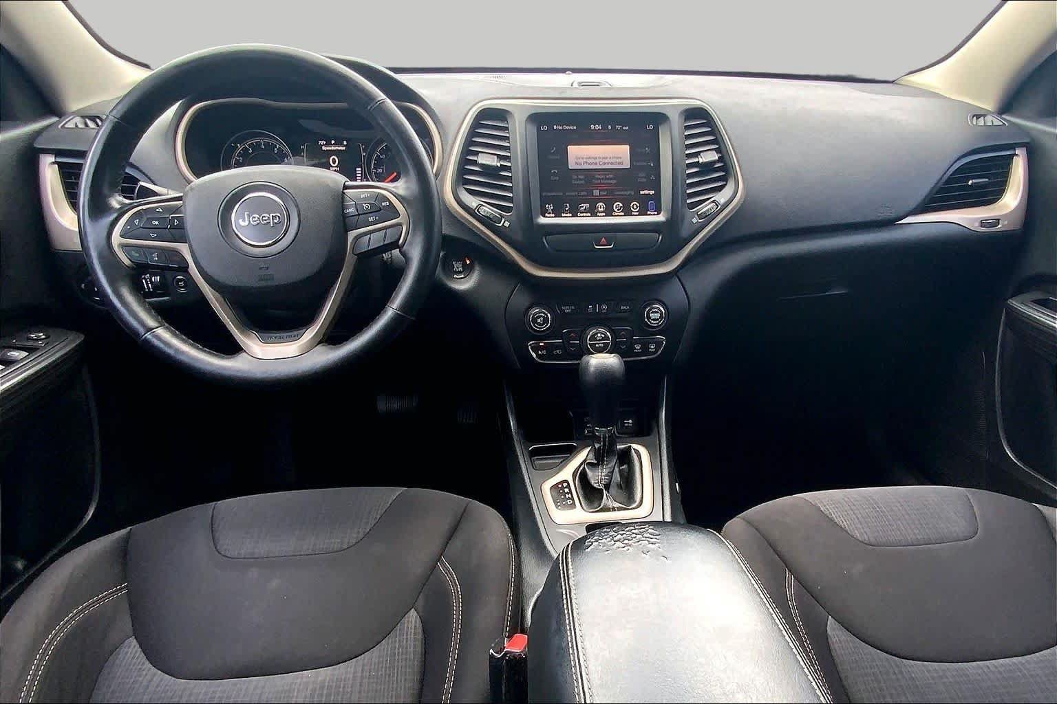 Used 2015 Jeep Cherokee Latitude w/ Comfort/Convenience Group FWD image 16