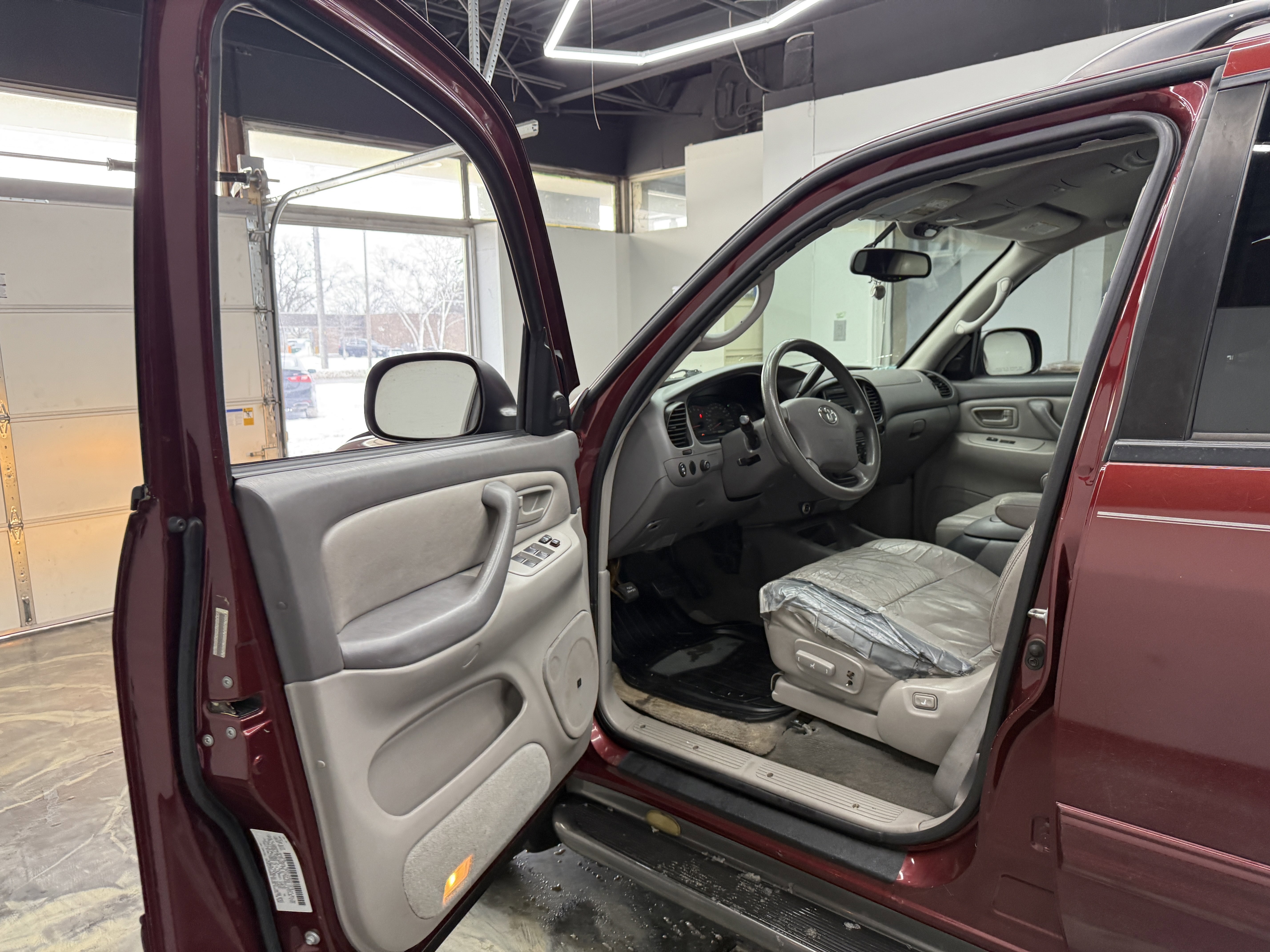 Used 2003 Toyota Sequoia SR5 image 9