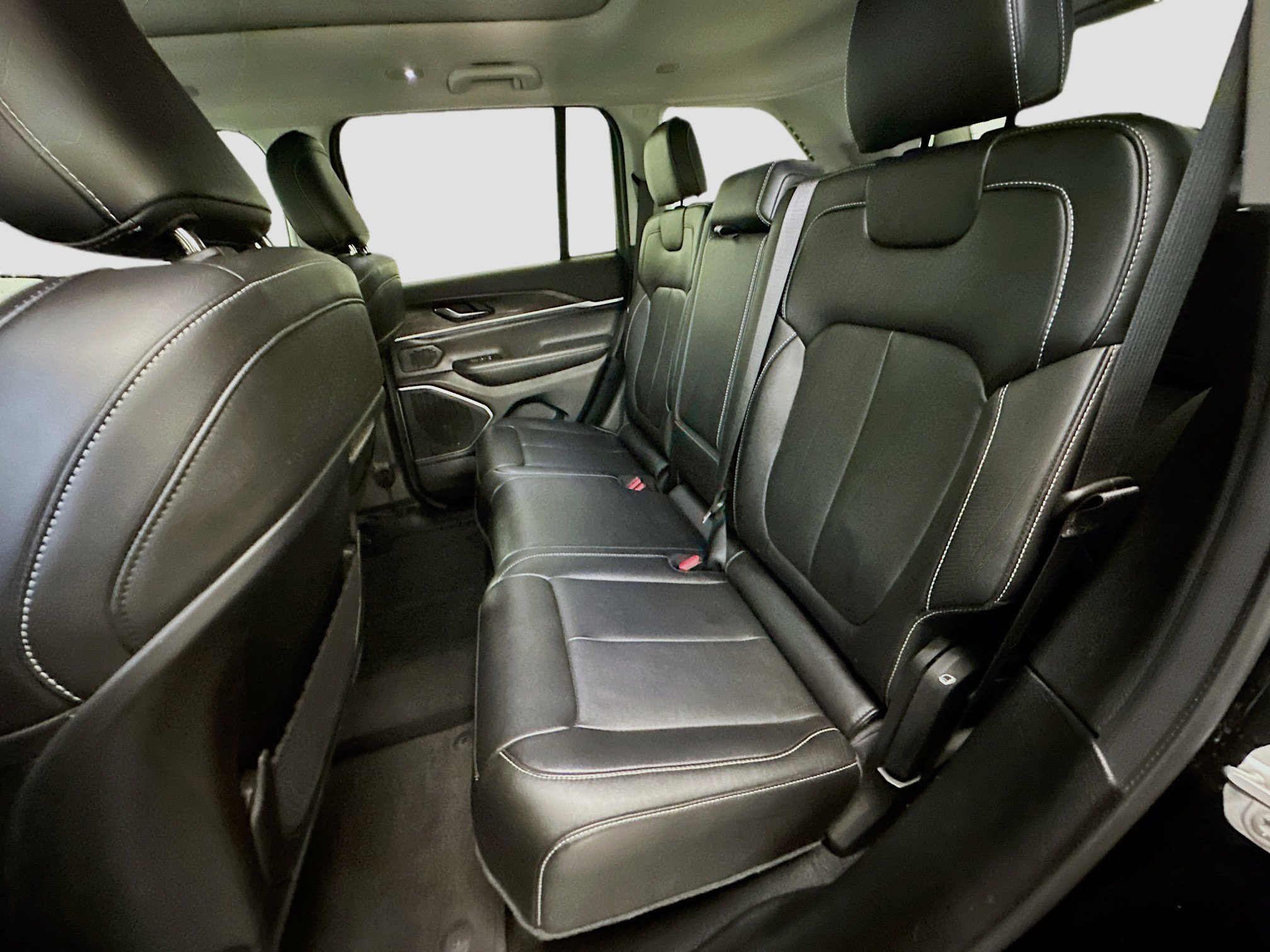 Used 2022 Jeep Grand Cherokee Limited 4xe w/ MOPAR Finishing Package image 30