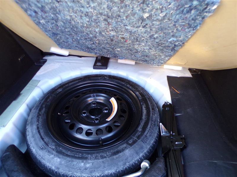 Used 2020 Nissan Kicks S image 40