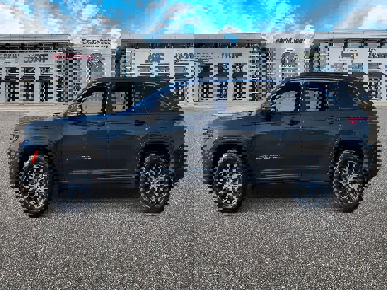 Used 2024 Jeep Grand Cherokee Limited image 5