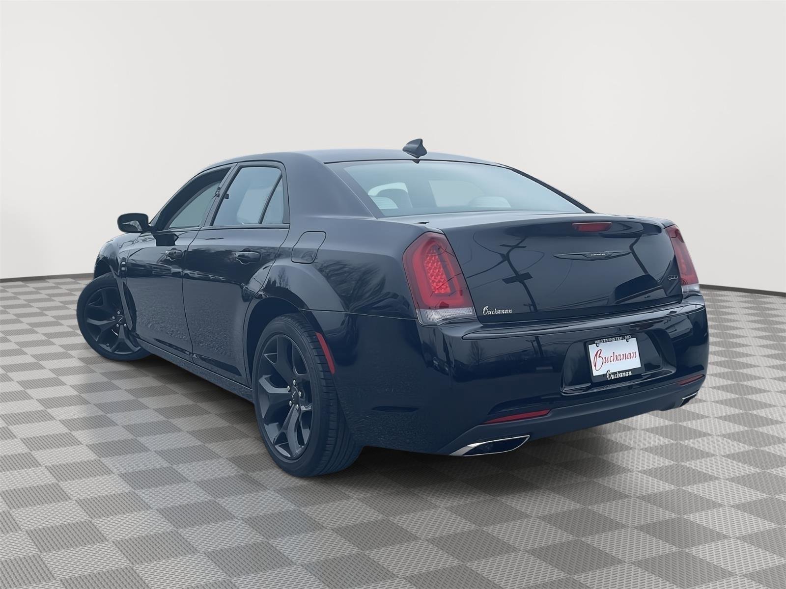 Used 2022 Chrysler 300 Touring w/ Sport Appearance Package image 5