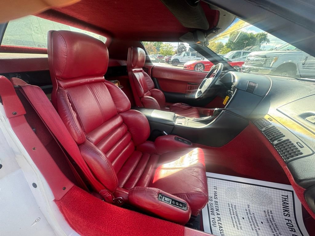 Used 1990 Chevrolet Corvette Convertible RWD image 22