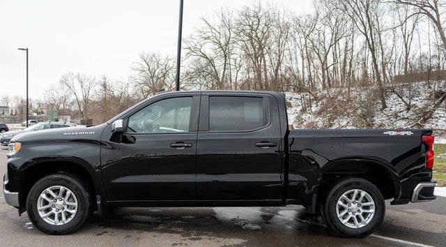 Used 2024 Chevrolet Silverado 1500 LT AWD/4WD image 9