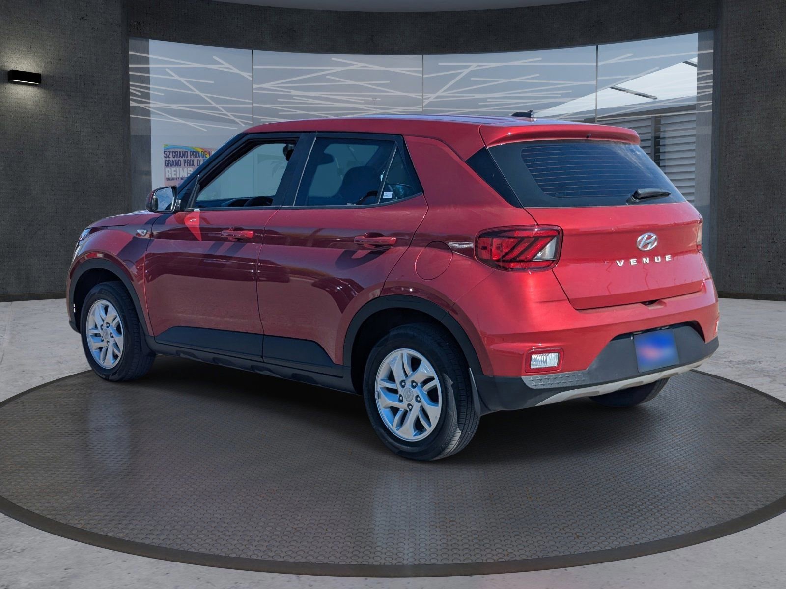 Used 2025 Hyundai Venue SE image 4