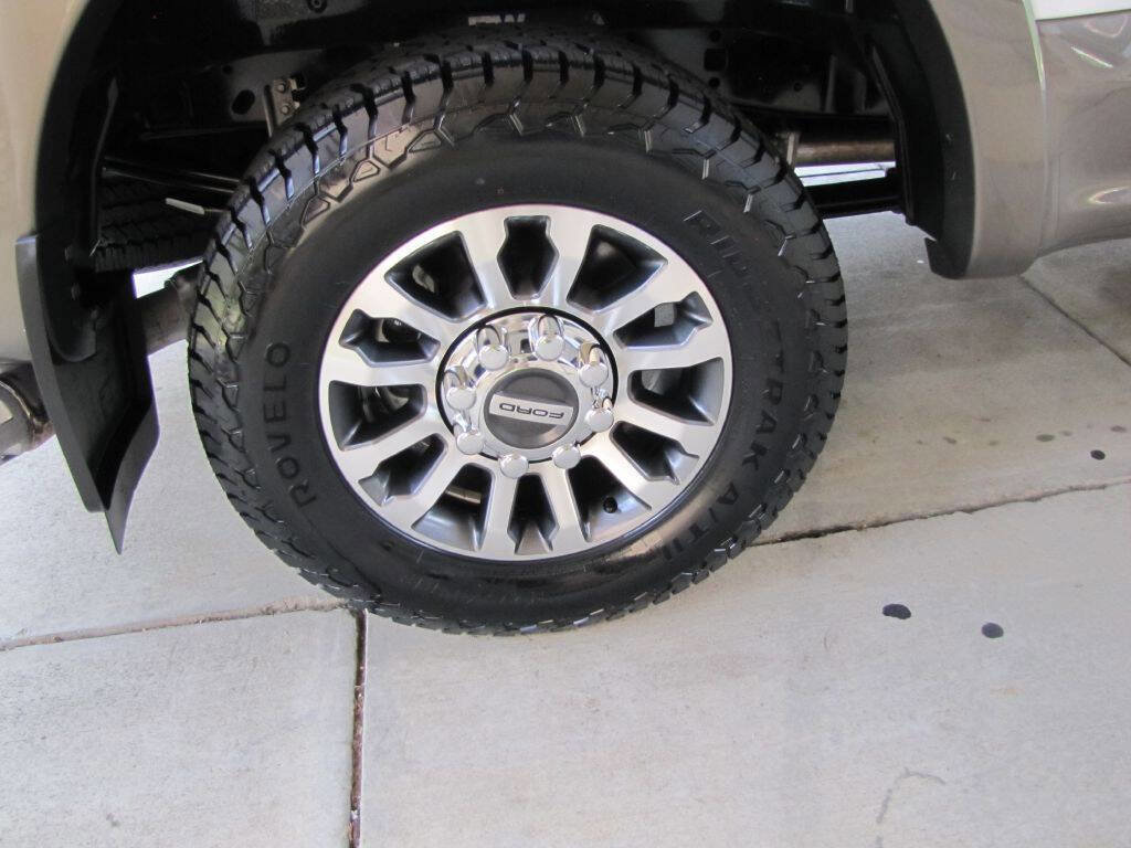 Used 2022 Ford F250 Lariat w/ Lariat Value Package image 31