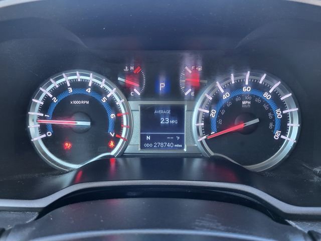 Used 2018 Toyota 4Runner SR5 AWD/4WD image 13