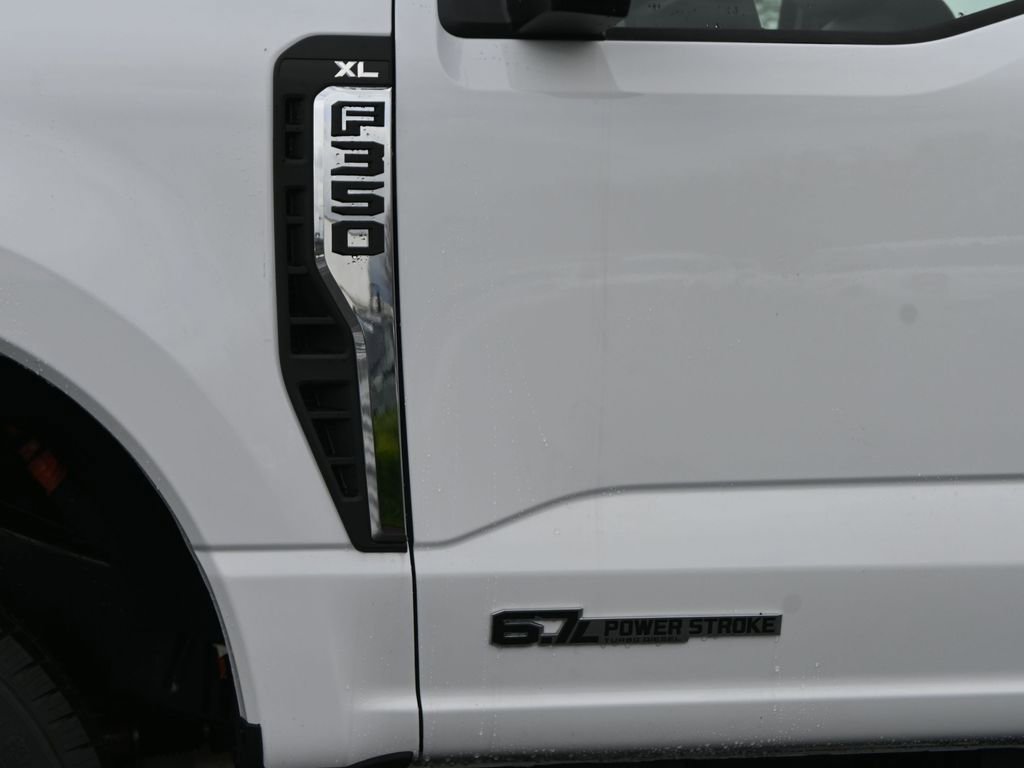 New 2026 Ford F350 XL w/ XL Chrome Package AWD/4WD image 8