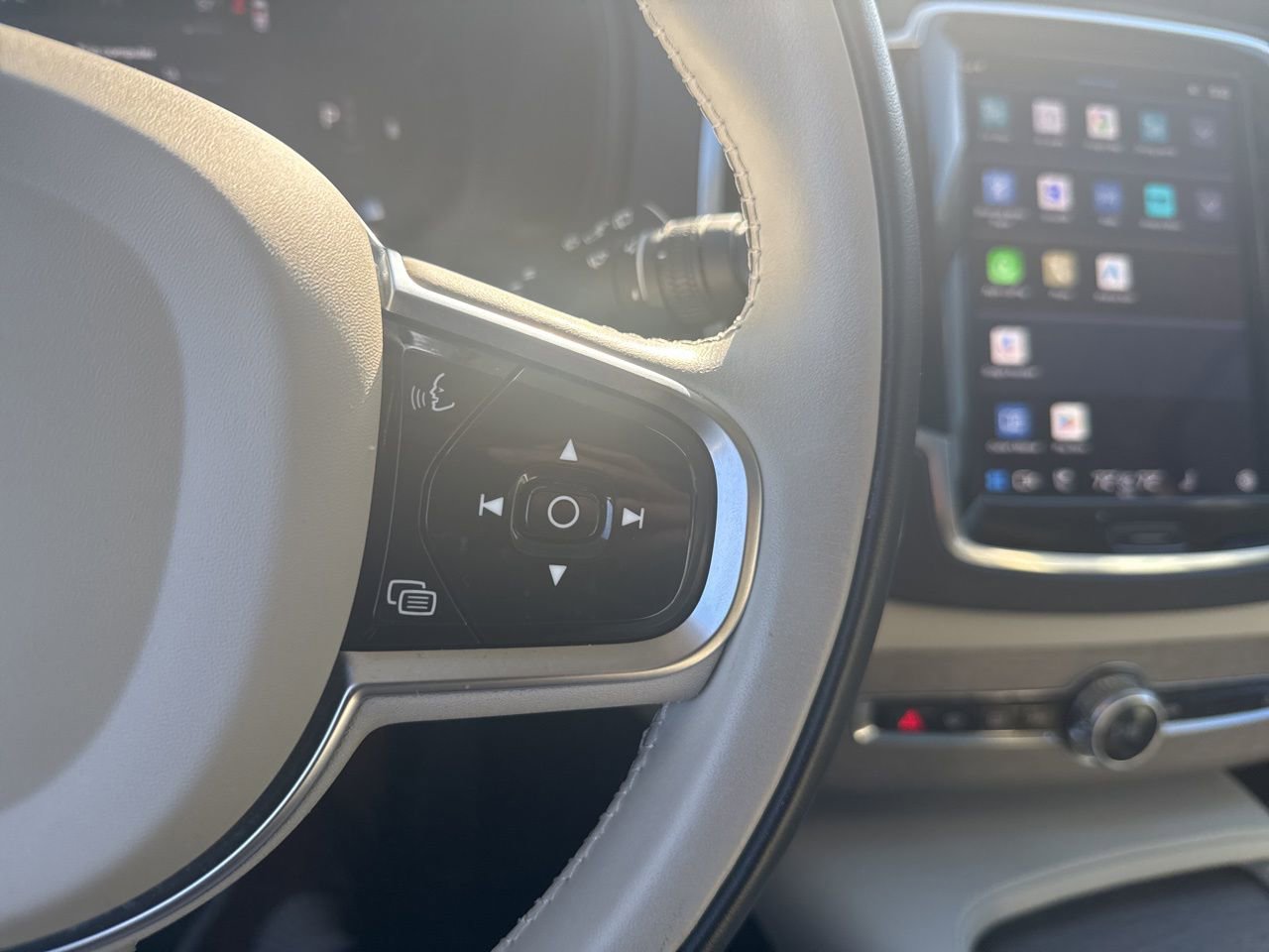 Certified 2023 Volvo XC90 B6 Plus w/ Protection Package Premier image 24