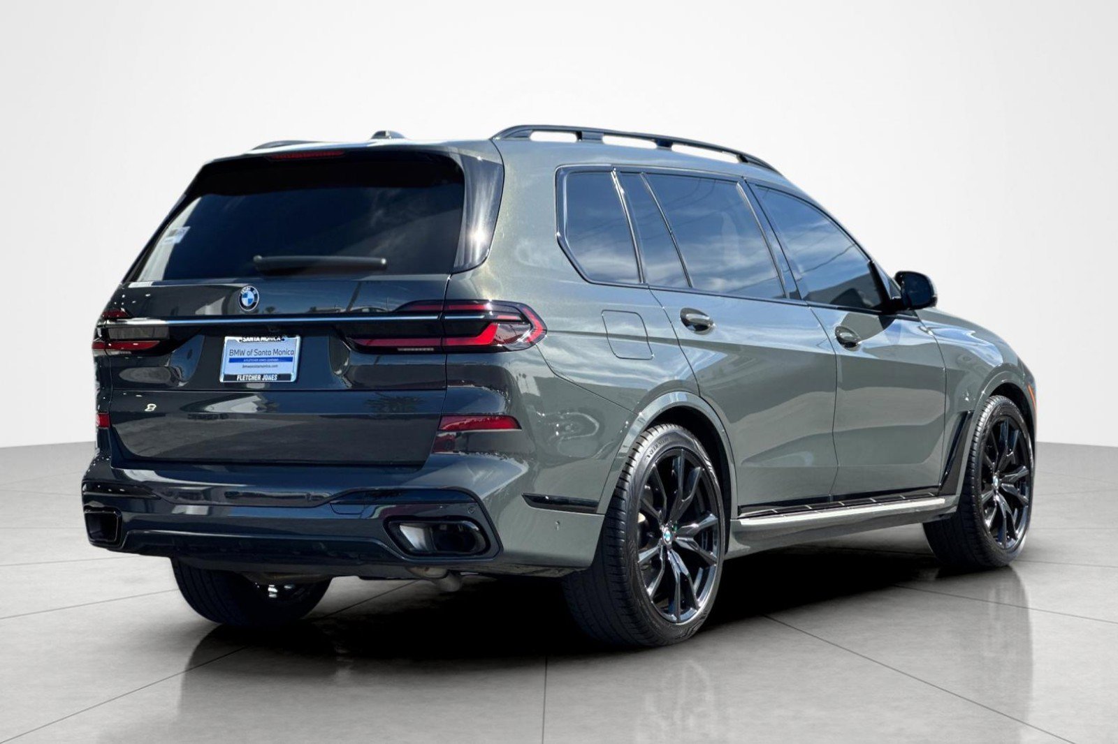 Used 2023 BMW X7 xDrive40i w/ Executive Package AWD/4WD image 5