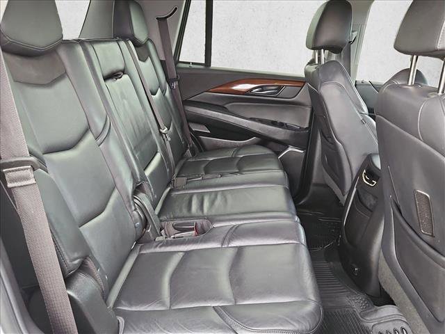 Used 2019 Cadillac Escalade Luxury AWD/4WD image 21