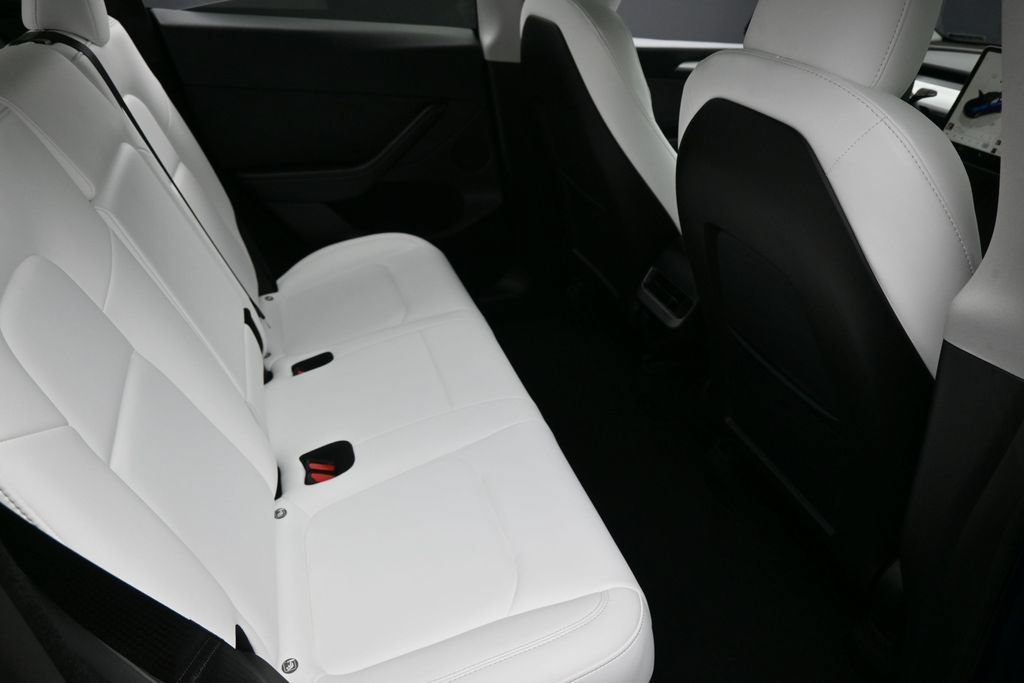Used 2024 Tesla Model Y 2WD image 33