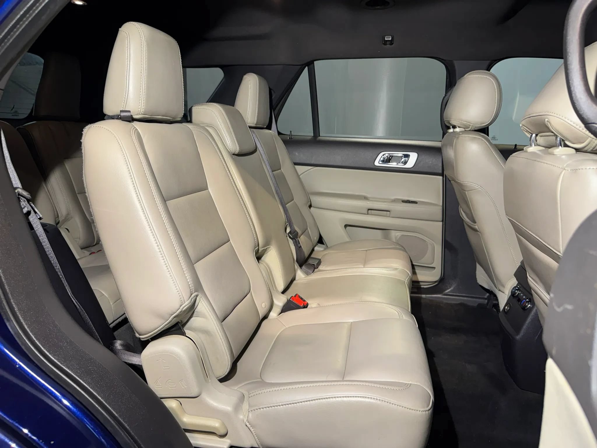 Used 2011 Ford Explorer XLT w/ 202A Rapid Spec Order Code FWD image 27