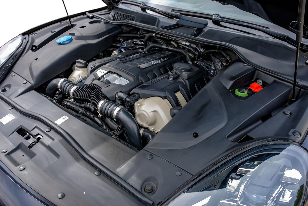 Used 2018 Porsche Cayenne Turbo image 54