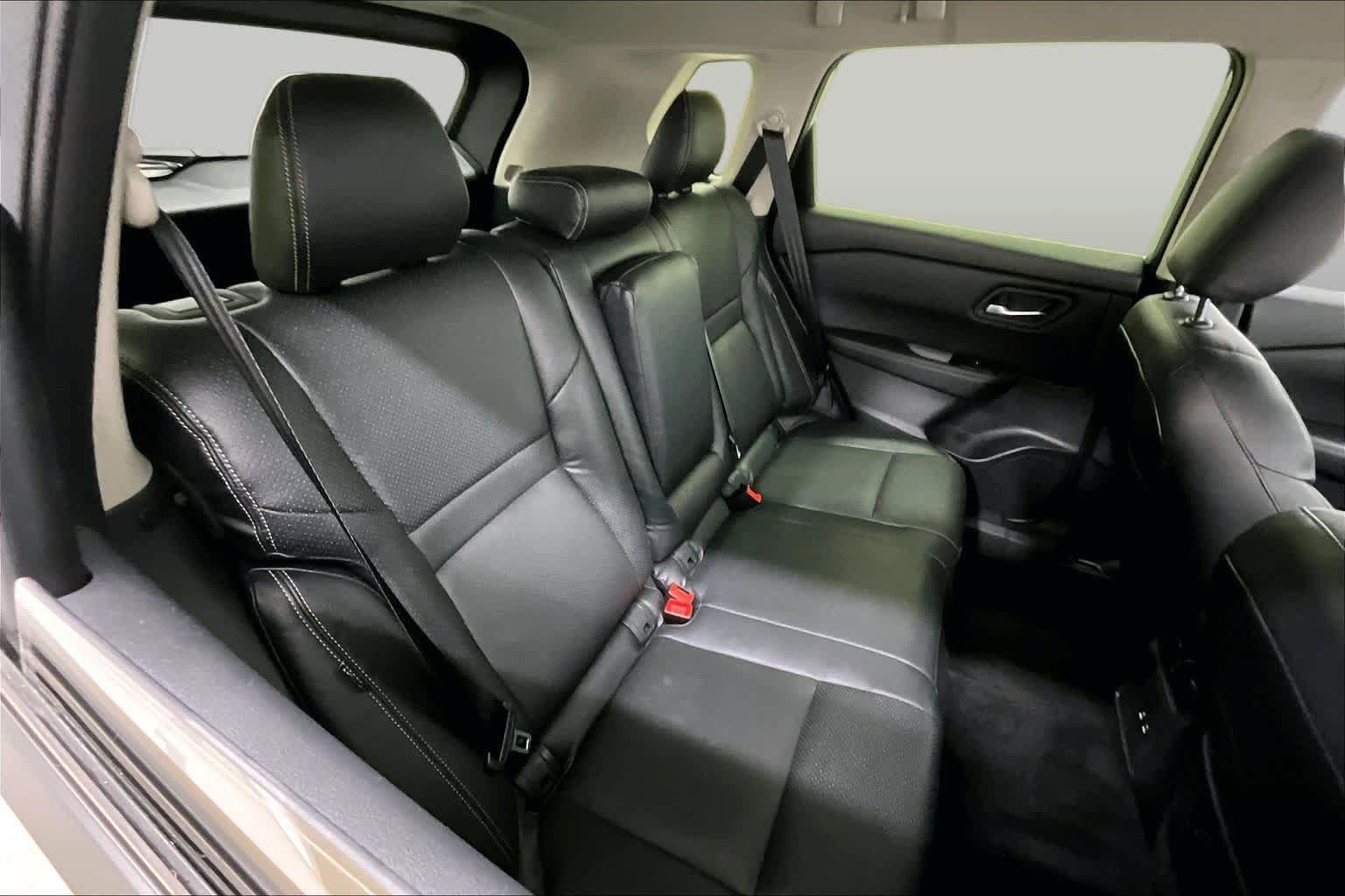 Used 2024 Nissan Rogue SV FWD image 19