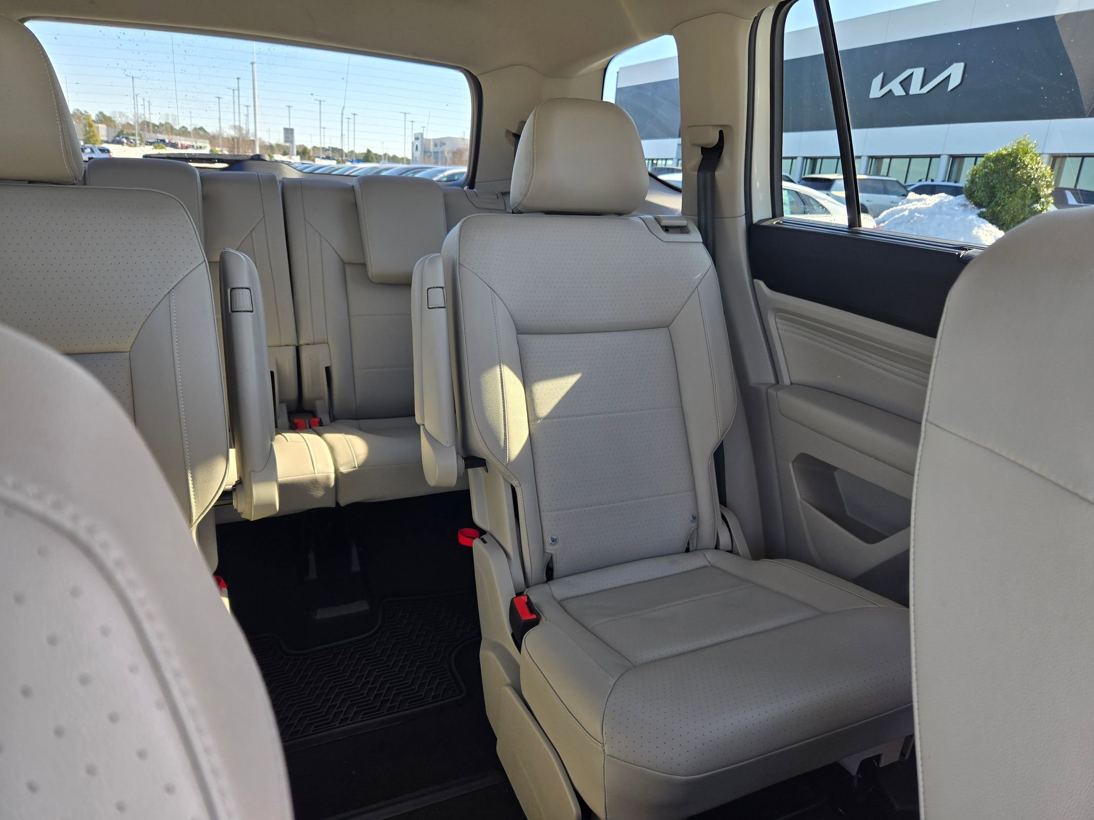 Used 2021 Volkswagen Atlas SE image 14