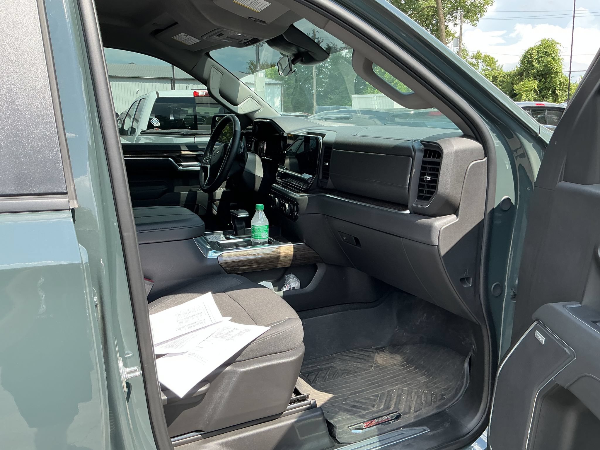 Used 2026 Chevrolet Silverado 1500 LT Trail Boss w/ Convenience Package II AWD/4WD image 6