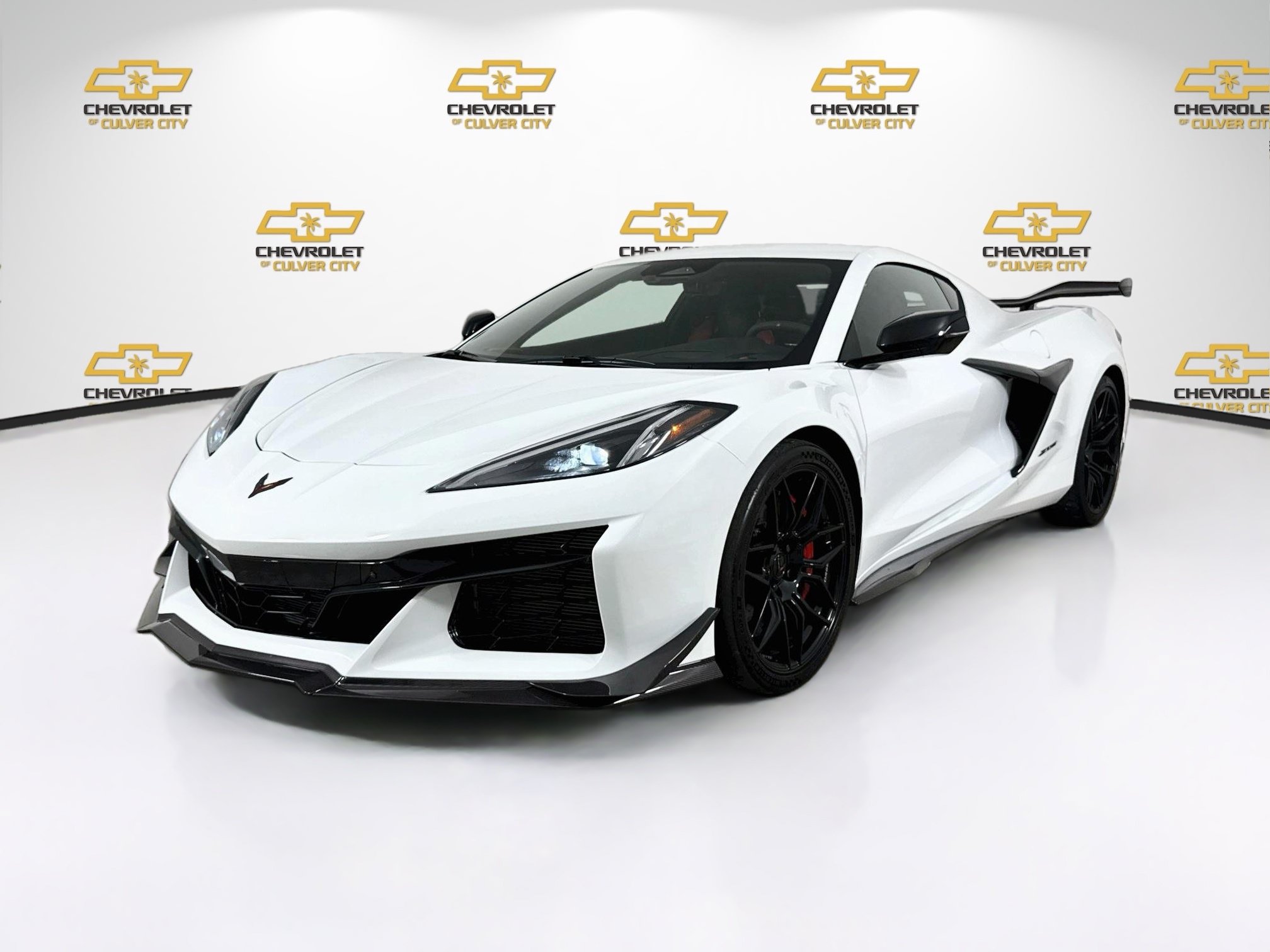 Used 2025 Chevrolet Corvette Z06 w/ Z07 Performance Package RWD image 3