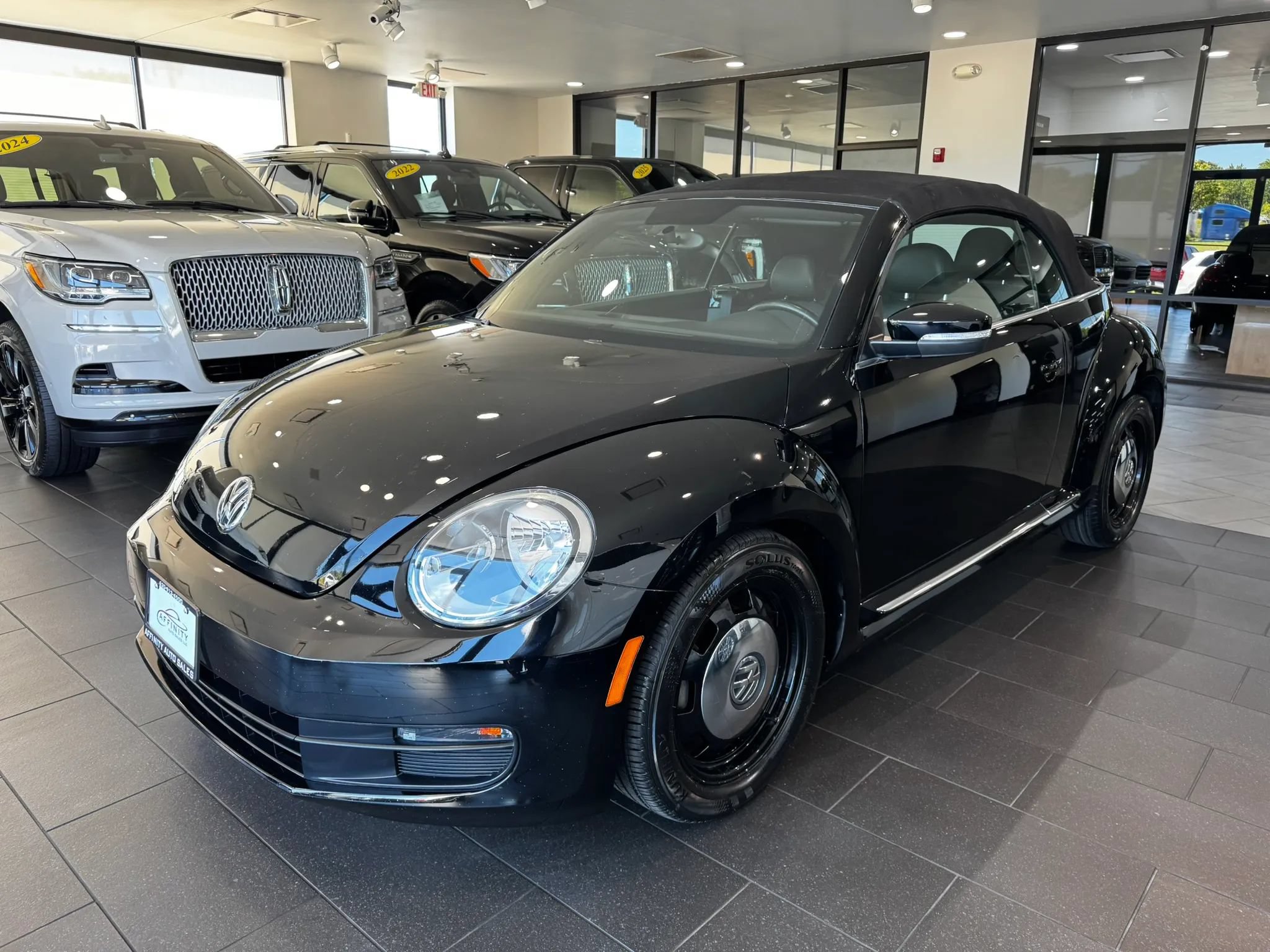 Used 2015 Volkswagen Beetle 1.8T FWD image 27
