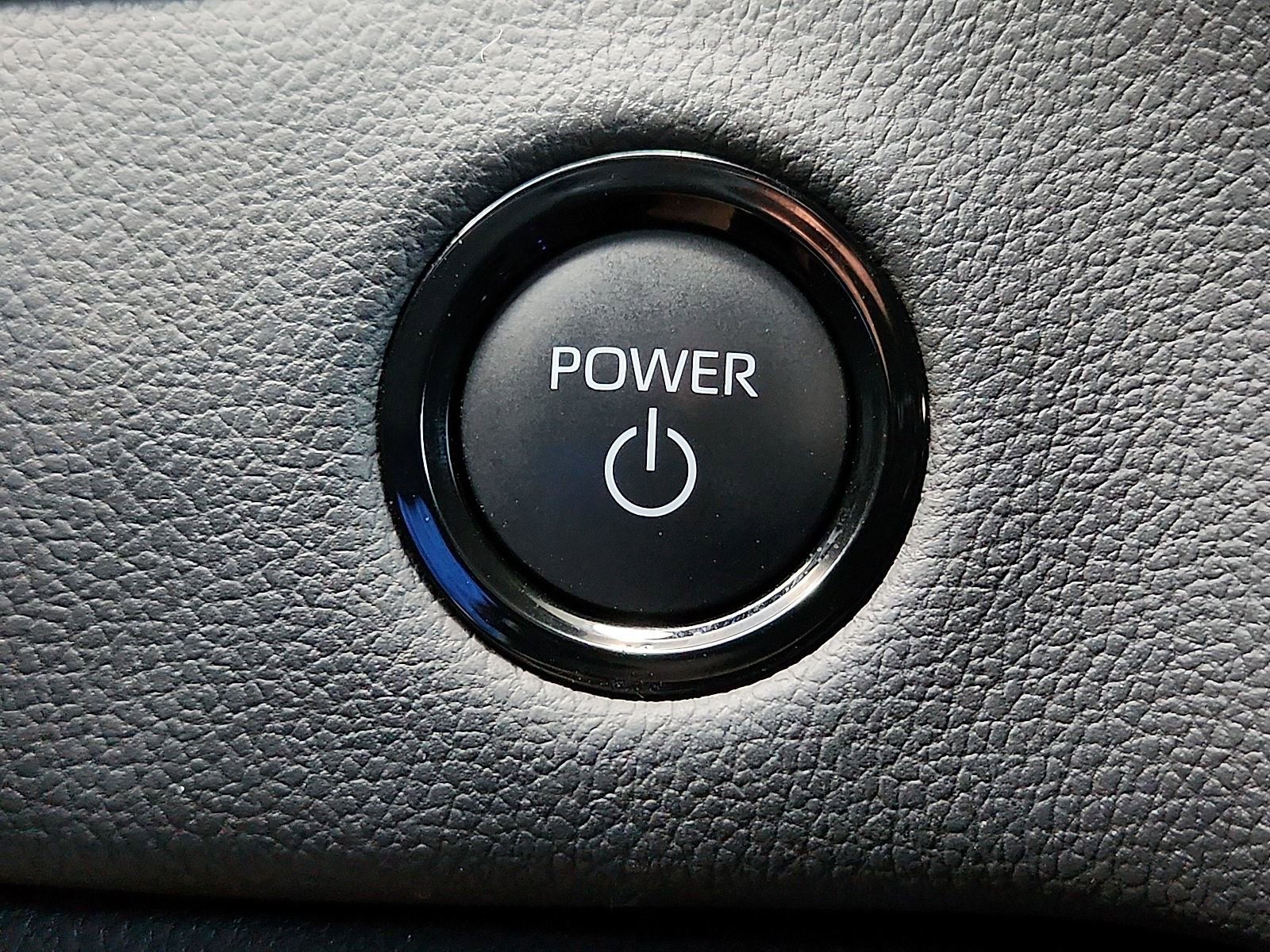 Used 2025 Toyota Tundra Limited AWD/4WD image 21