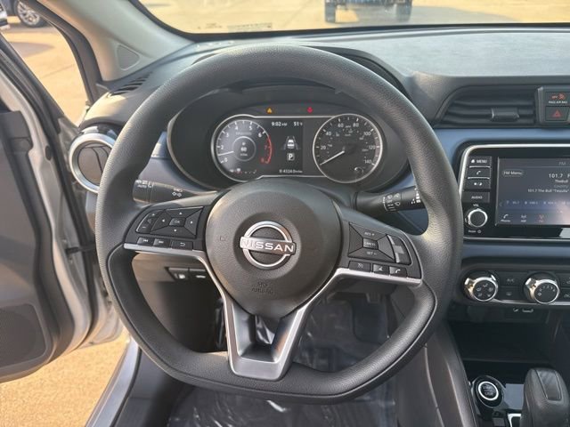 Used 2025 Nissan Versa SV image 15