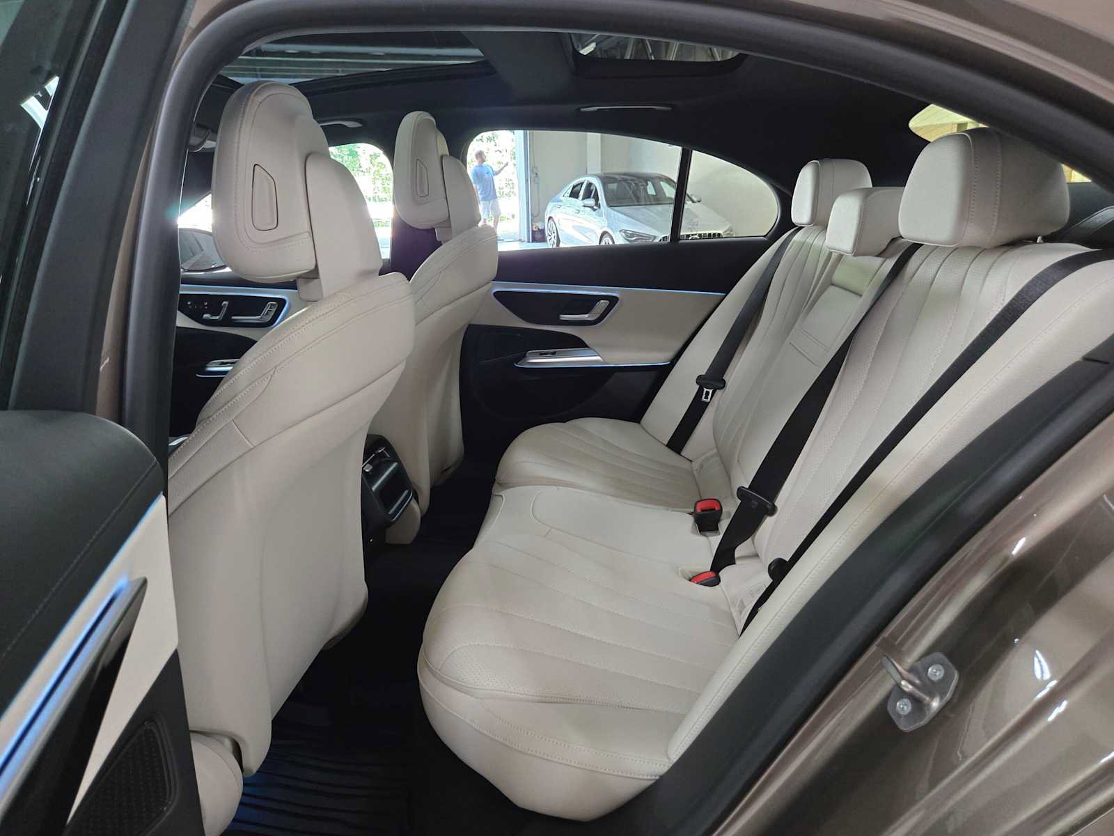 New 2027 Mercedes-Benz E 350 4MATIC Sedan image 16