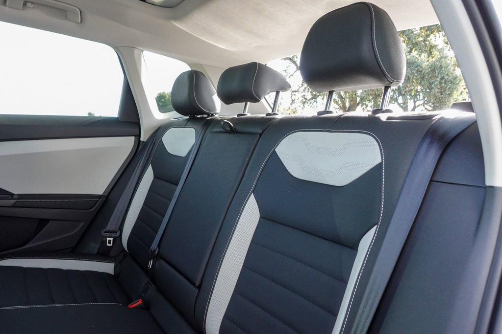 Certified 2025 Volkswagen Taos SEL image 26