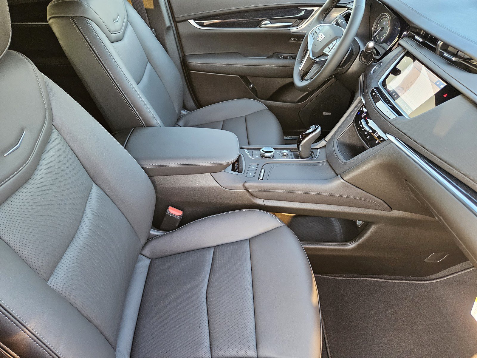 New 2026 Cadillac XT5 Premium Luxury w/ Driver Assist Package FWD image 9