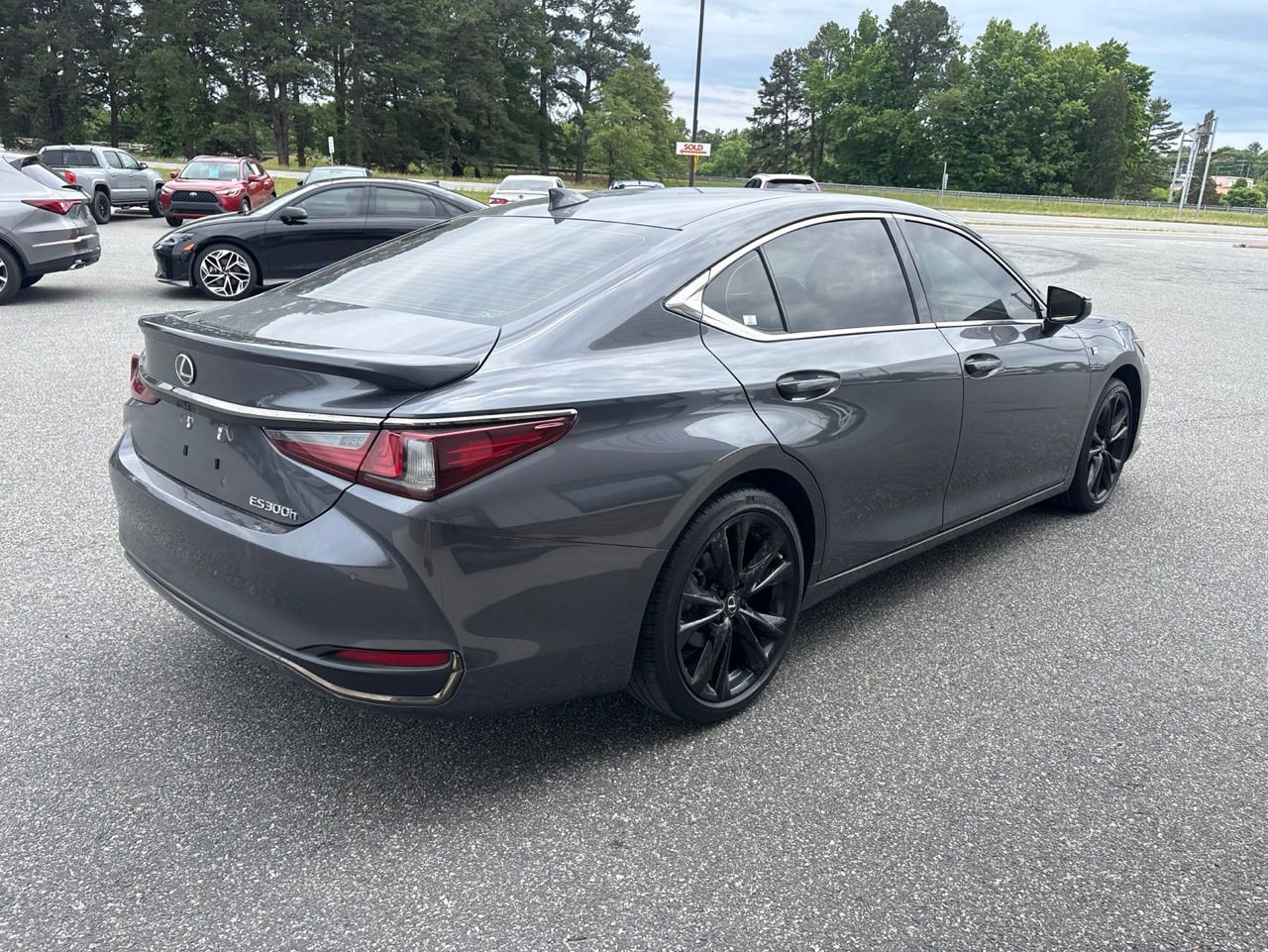 Used 2023 Lexus ES 300h F Sport FWD image 7