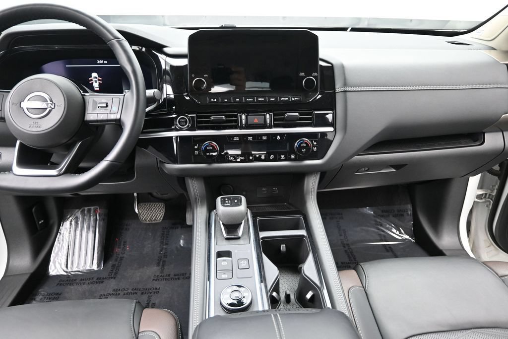 Used 2023 Nissan Pathfinder Platinum AWD/4WD image 11