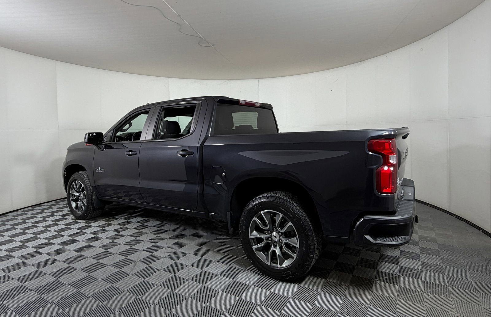 Used 2022 Chevrolet Silverado 1500 RST AWD/4WD image 3