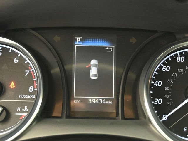 Used 2020 Toyota Camry LE image 14