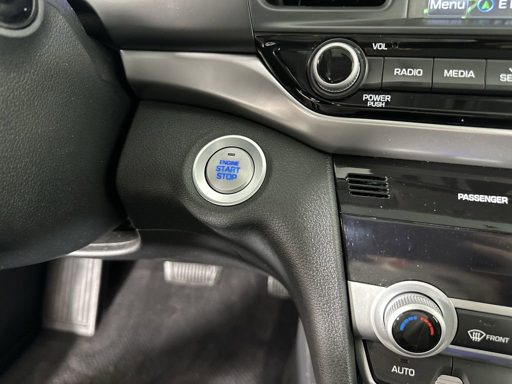 Used 2020 Hyundai Elantra Limited w/ Ultimate Package 03 image 20