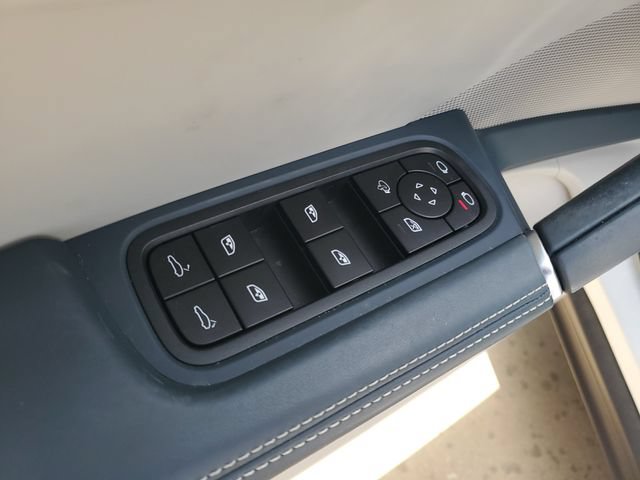 Used 2022 Porsche Cayenne Platinum Edition AWD/4WD image 20