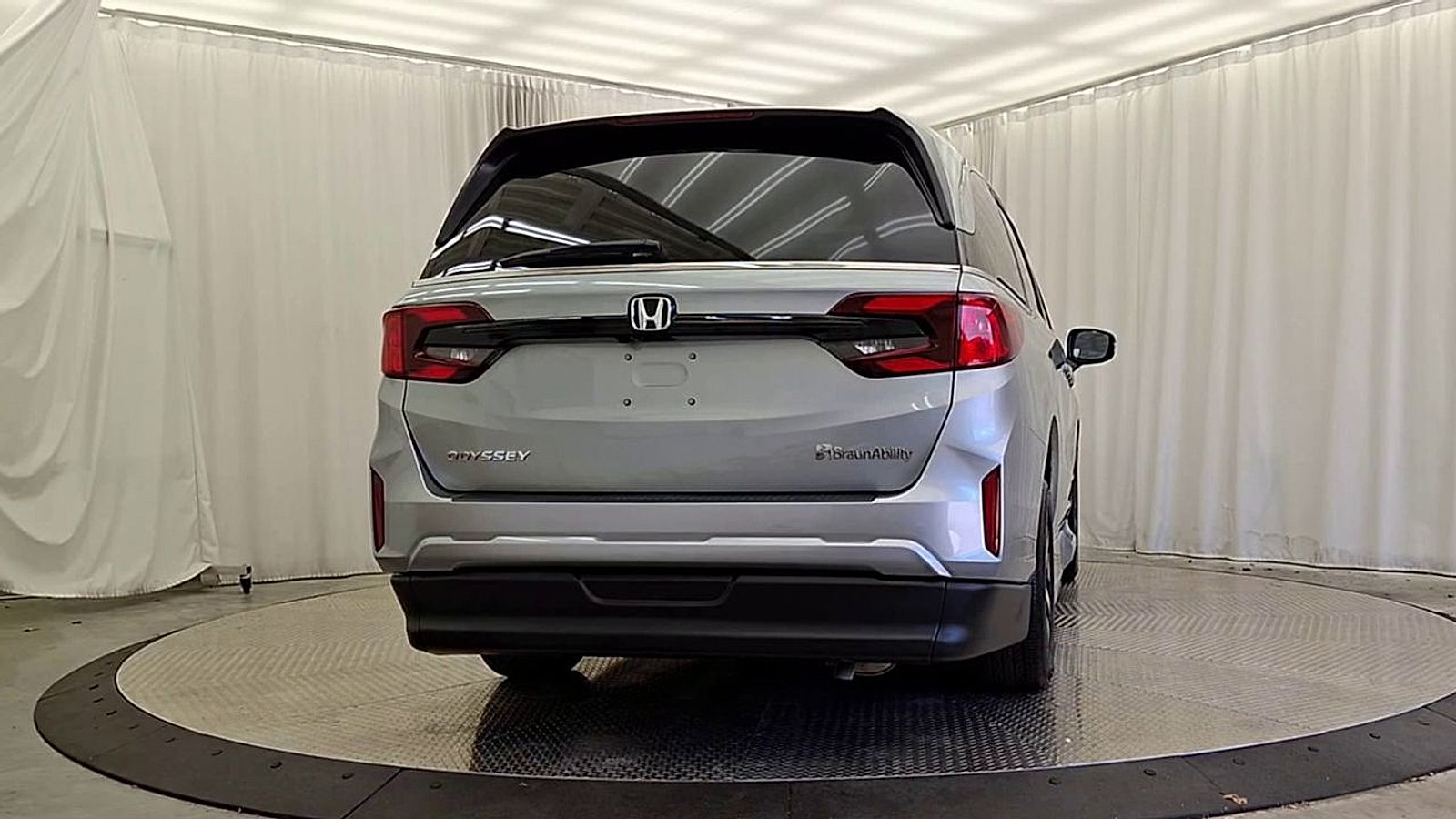 Used 2025 Honda Odyssey EX-L image 11