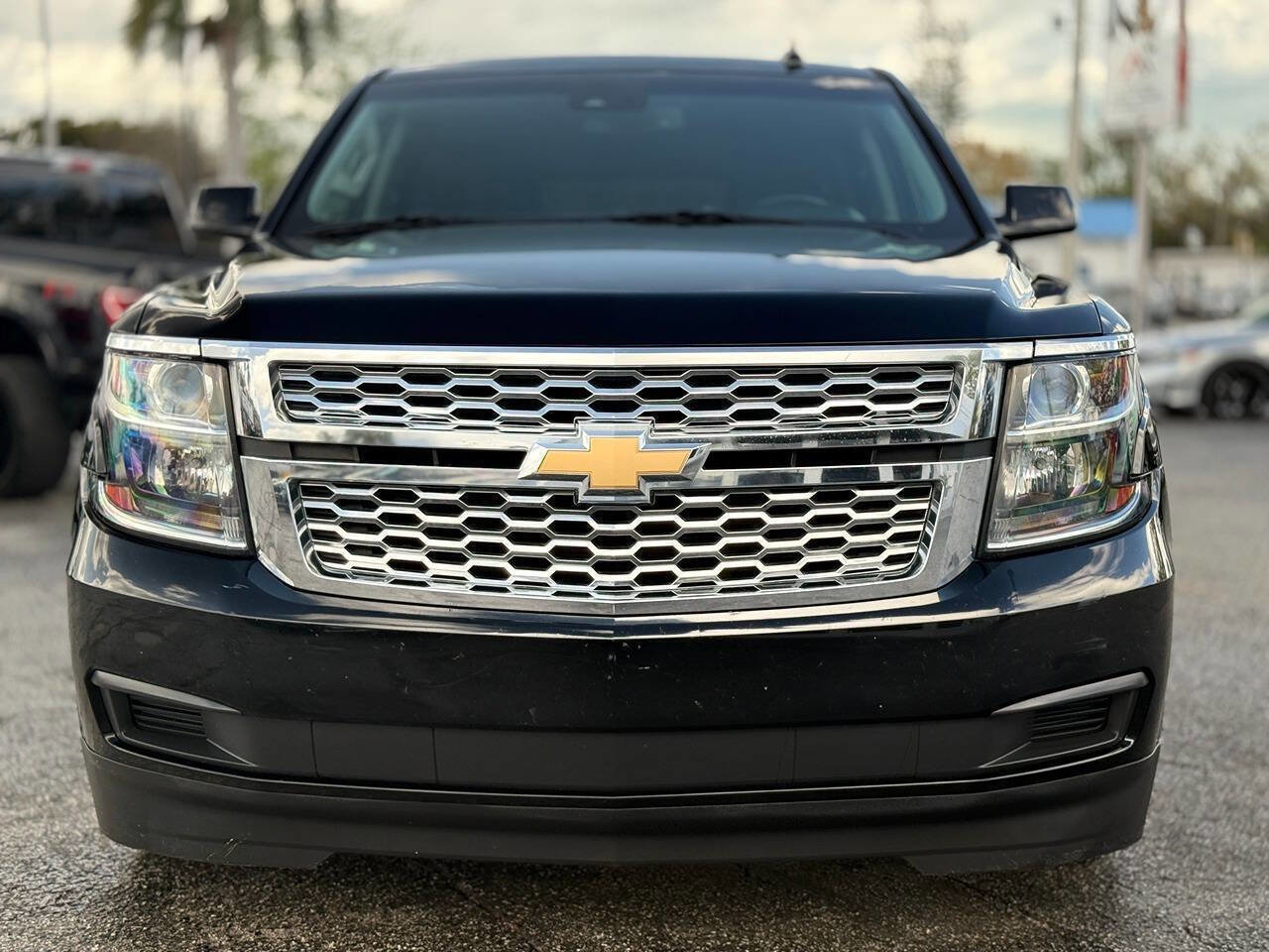 Used 2017 Chevrolet Suburban LT image 4