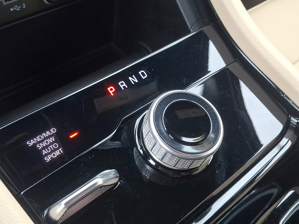 Used 2023 Jeep Grand Cherokee Limited AWD/4WD image 30