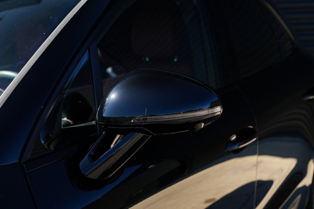Certified 2026 Porsche Macan AWD/4WD image 9