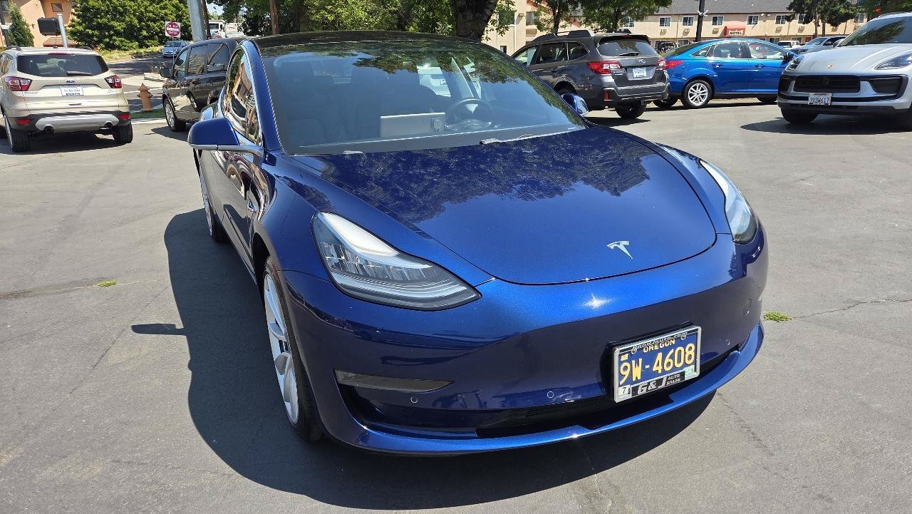 Used 2018 Tesla Model 3 Long Range RWD image 4