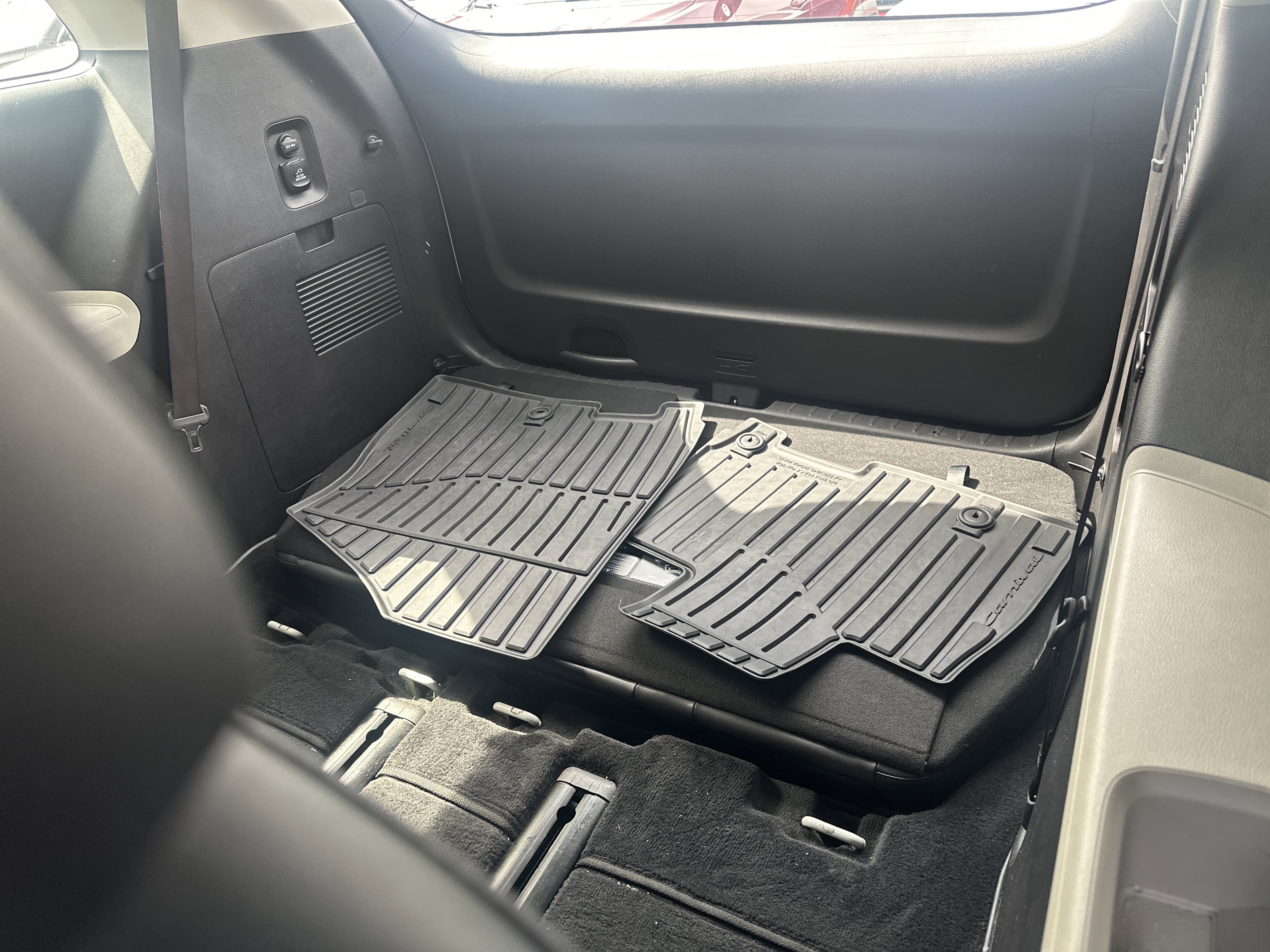 Used 2024 Kia Carnival SX image 19