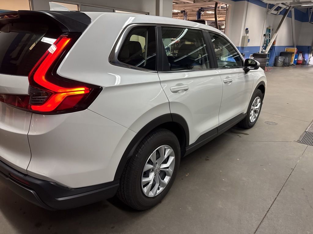 Used 2023 Honda CR-V LX image 2