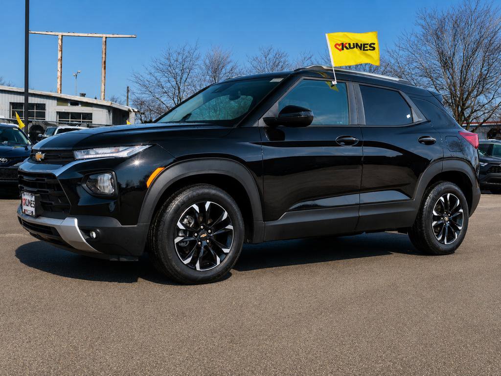Used 2023 Chevrolet TrailBlazer LT w/ Convenience Package FWD image 4