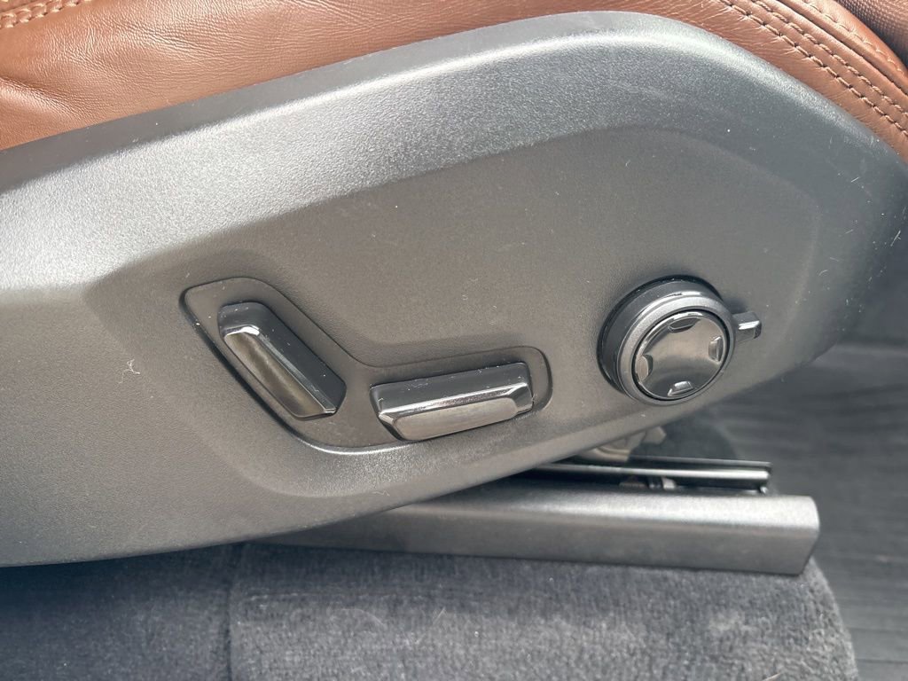 Certified 2024 Volvo XC90 T8 Ultimate w/ Protection Package Premier image 45