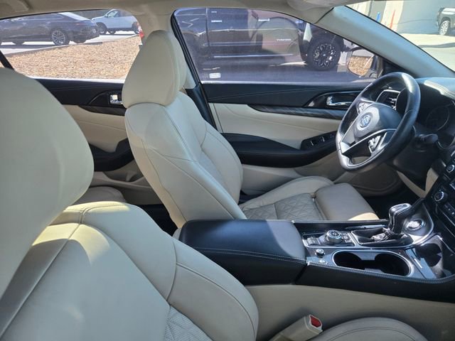 Used 2017 Nissan Maxima Platinum image 4