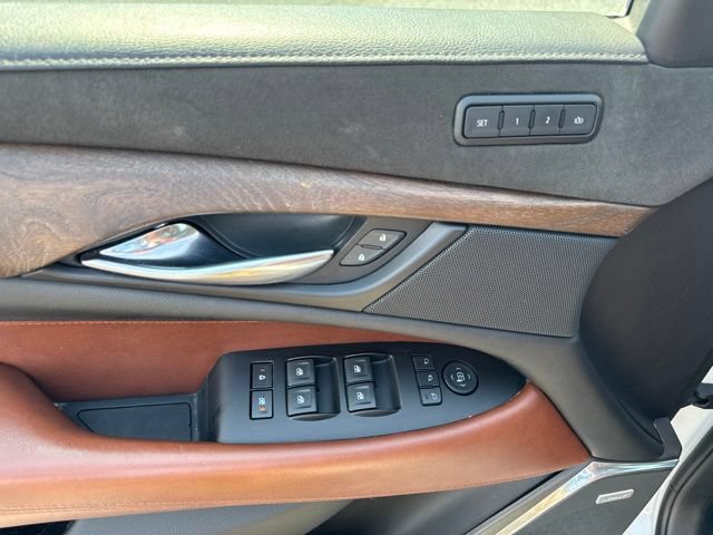 Used 2020 Cadillac Escalade ESV Luxury AWD/4WD image 34