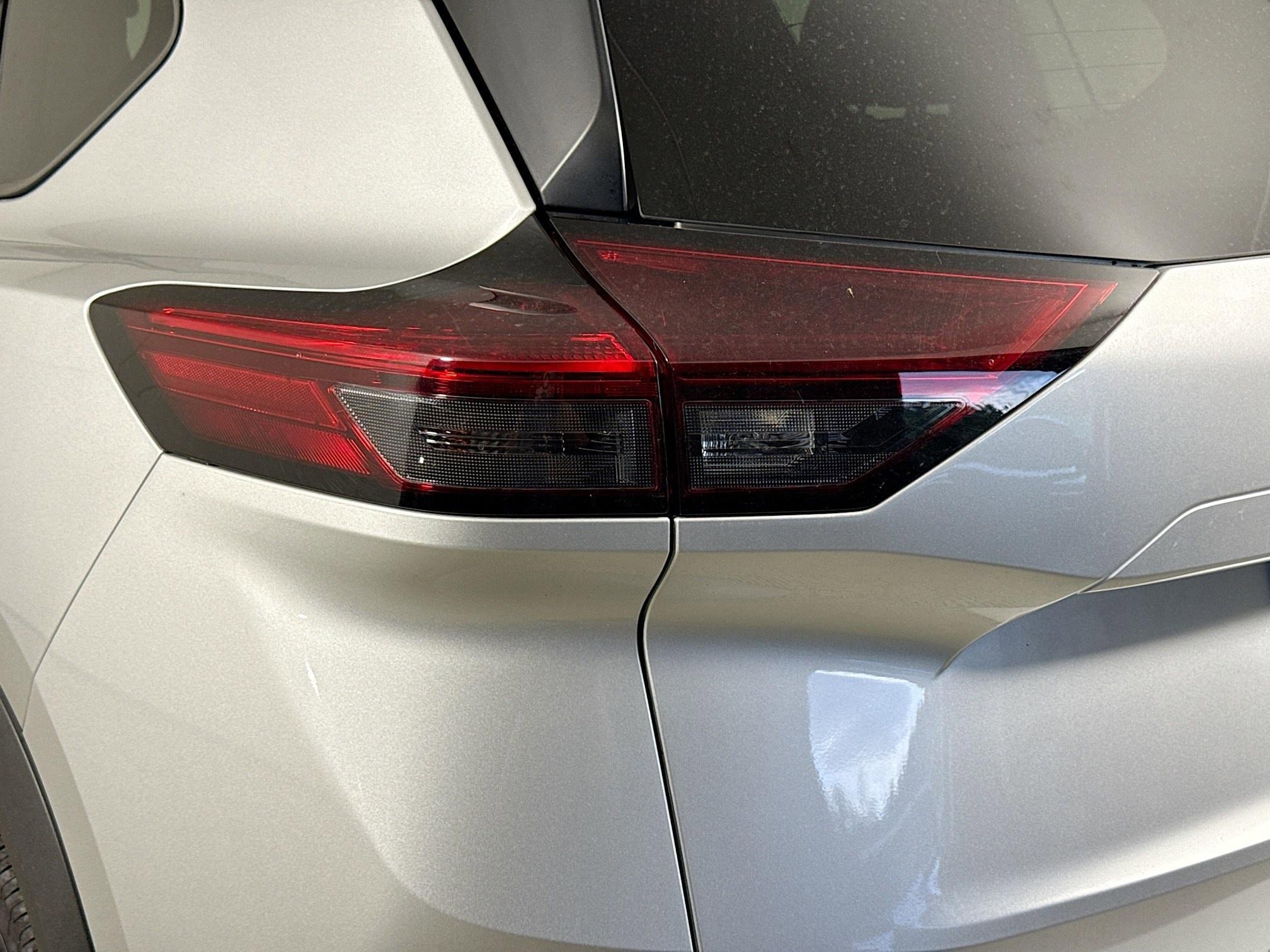 Used 2025 Nissan Rogue SV image 37