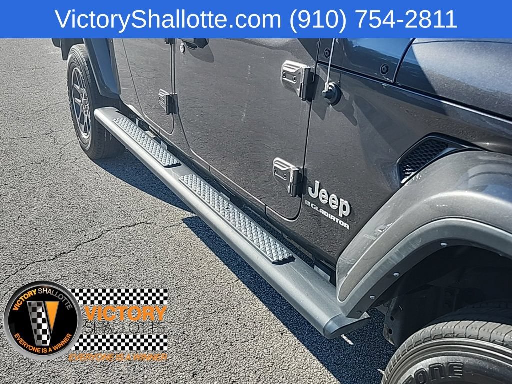 Used 2023 Jeep Gladiator Overland w/ Cold Weather Group AWD/4WD image 32
