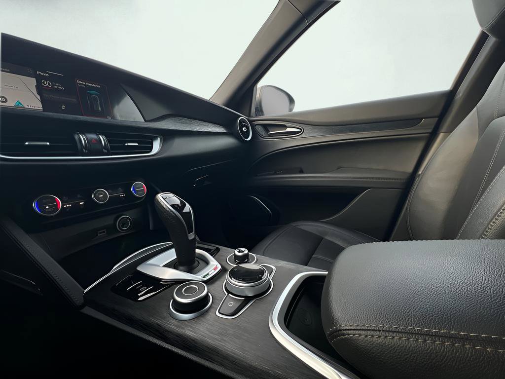 Used 2023 Alfa Romeo Stelvio Sprint RWD image 61