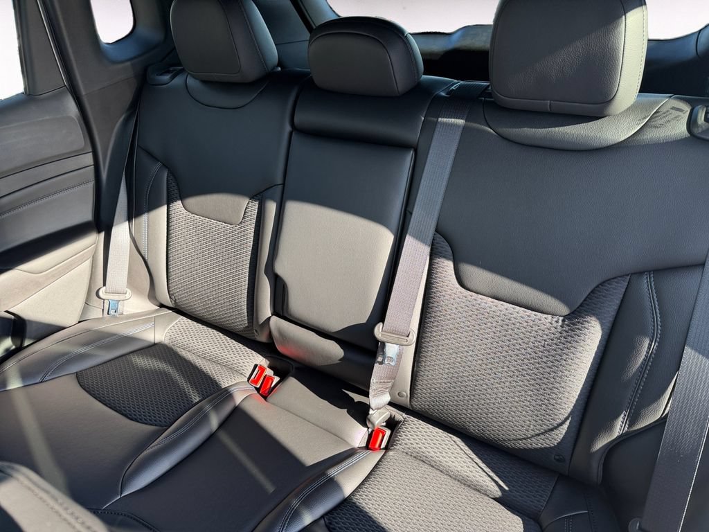 New 2026 Jeep Compass Latitude AWD/4WD image 13